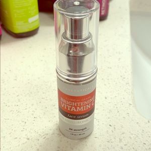 Vitamin C serum with Hyaluronic acid